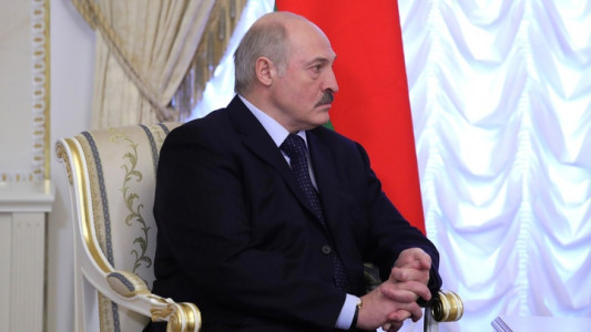 «Страну развалили и в яму попали»: Лукашенко призвал не повторить ошибок Горбачева