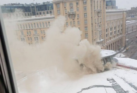 В Москве горит легендарный Театр сатиры на Триумфальной площади