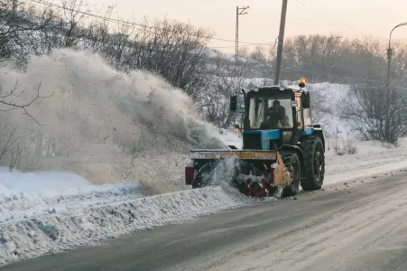 Власти направят еще больше коммунальной техники на расчистку мурманских улиц от снега — Чибис отдал приказ, который не обсуждается