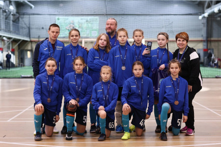 Две команды девочек из спортшколы Мончегорска стали призерами Первенства СЗФО по футзалу