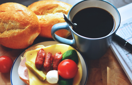 Диабета не будет: биологи назвали оптимальное время для завтрака — до этого часа еда усваивается иначе