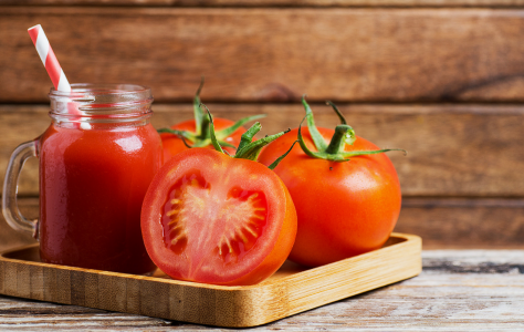 «Хорош в сезон»: От какого опасного заболевания может спасти томатный сок — устранит сразу корень проблемы