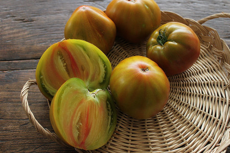 В самое сердце: этот томат с редким вкусом вызовет зависть соседей — фермеры сажают его плантациями