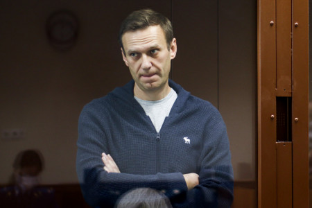 «Вы подлый и низкий человек»: убитая горем мать оппозиционера Навального* жестко раскритиковала человека, виновного в смерти ее сына