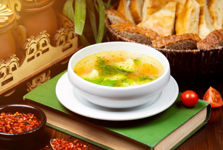 Вкусно, как у бабушки в деревне: классический рецепт куриного супа — повторим старинный рецепт легко и быстро