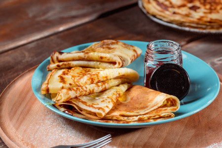 Эти заварные блинчики — просто бомба: быстро, вкусно и без яиц — надо всего около 100 рублей