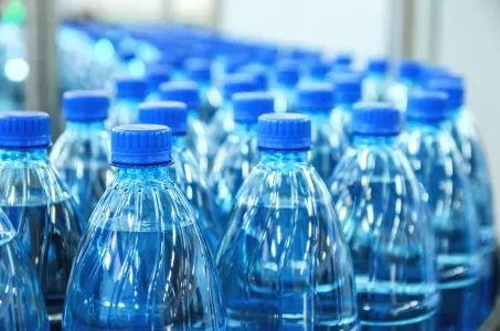 Хорошие новости: Ученые из Китая придумали, как очистить питьевую воду от микропластика