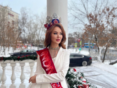 Российская красавица стала новой «Мисс Европа — 2024» — костюм обошелся в 1,3 млн рублей, украинская соперница публично психанула