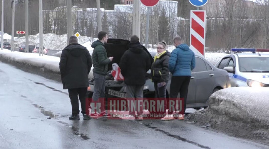 В Апатитах в ДТП пострадали 8-летний ребенок и его мама