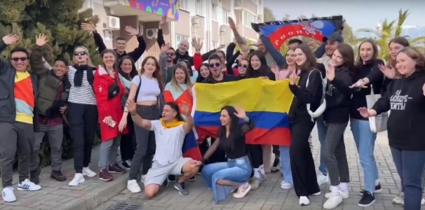 Делегация Мурманской области встретилась с иностранными участниками Всемирного фестиваля молодежи для культурного обмена