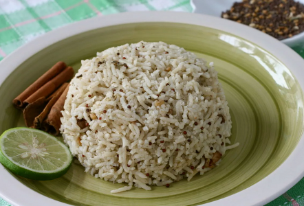 Обычная каша превратится в шедевр: Как правильно подобрать специи к рису и преобразить его — рекомендации поваров
