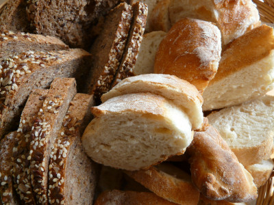 «Пять страшных болезней»: диетолог Гинзбург рассказал об опасности белого хлеба — чем заменить любимый продукт
