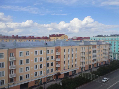 «Продолжаем приводить в порядок»: в Мурманске отремонтируют более 40 домов