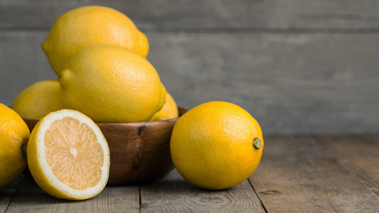 Положите целый лимон у двери перед приходом гостей: Удивитесь, узнав, как он работает — пользу сложно переоценить