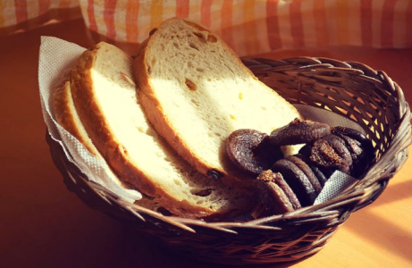 «Жир уйдёт, если соблюдать одно простое правило»: Врач Шишова рассказала, можно ли есть хлеб при похудении — важные нюансы