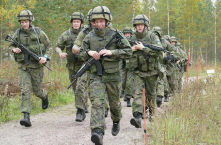 Пусть служат самоубийцы: финны массово бегут из армии, опасаясь, что «русские уже идут»