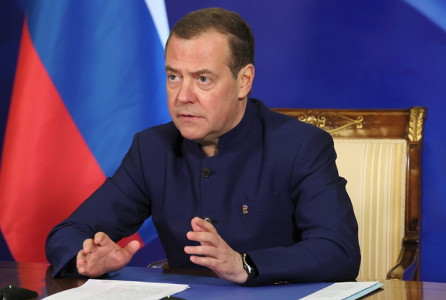 «Ублюдкам — виселица»: Медведев наглядно представил альтернативную формулу мира для «нацистской своры» в Киеве — подкрепил слова фотографией