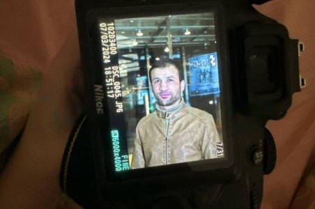Все могло произойти раньше: Один из террористов посещал «Крокус» 7 марта — попал в объектив фотографа