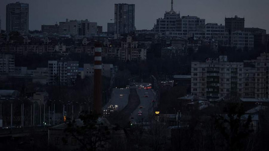 Тьма и массовый исход: Жители Харькова начали покидать город — военкор Подоляка показал, к чему это привело