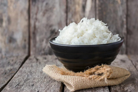 Рассыпчатый рис без всякой варки: лайфхак ресторанных поваров — просто чудо какое-то