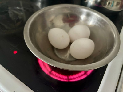 Варим правильно: как приготовить идеальные яйца всмятку или вкрутую — хозяйке на заметку