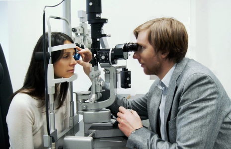 Добавьте это в рацион, и забудьте об очках: врач назвал продукты для защиты зрения