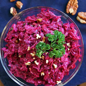 Приготовьте сочный салат со свёклой «Любовница»: влюбитесь с первой ложки — изумительное сочетание ингредиентов