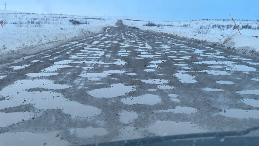 «Весна пришла»: дорога в Териберку поплыла