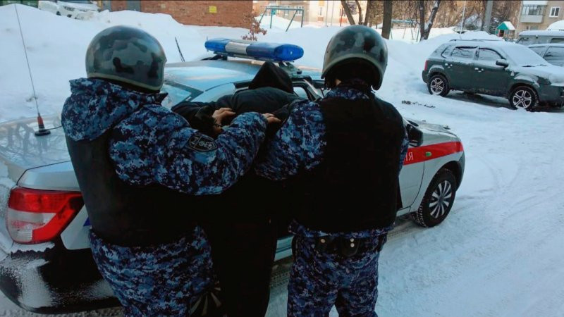 Дебошир из Заполярного чуть не разнес ночью больницу — вовремя «скрутили»