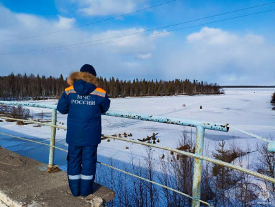 Не играй с судьбой: для жителей Заполярья проведут мастер-класс по спасению человека при провалах под лед