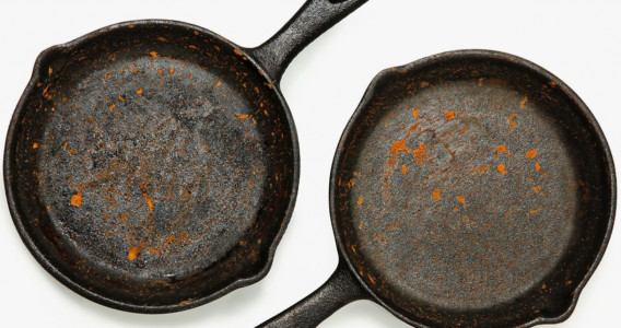 Зачем мазать сковородки маслом на ночь — старый лайфхак