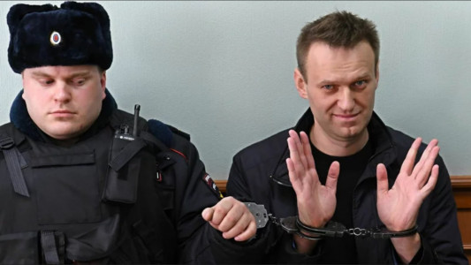 За Навального*: смерть оппозиционера обернулась американскими санкциями для сотрудников колонии