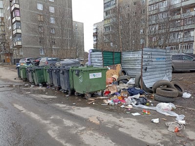«Ругаются матом, грозясь ударить»: мурманчане вступили в конфликт с мусорщиками