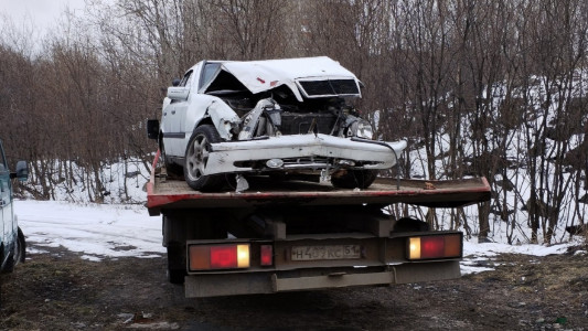 Увезли с парковки на глазах владелицы: автомобиль мурманчанки незаконно эвакуировали