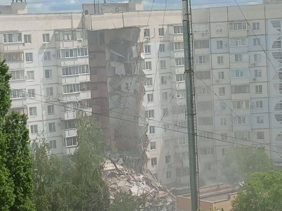 «Сложились все 10 этажей»: В Белгороде в результате атаки ВСУ обрушился подъезд жилой многоэтажки — ведется разбор завалов