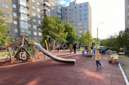 60 новых детских площадок установят в Мурманской области
