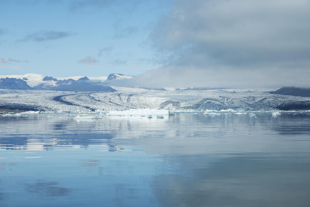 Мурманчан просят не выходить на лёд, который из-за перепада температур становится слабым