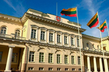 Протест в лицо: МИД Литвы вызвал представителя РФ из-за розыска литовских политиков — дело об уничтожении памятников набирает обороты