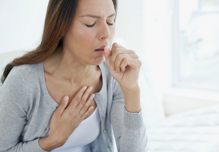 «Нужно к врачу, а не в интернет»: Онколог рассказал, что длительный кашель указывает на смертельную болезнь — 6 тревожных симптомов