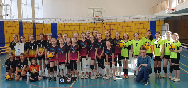 В Полярных Зорях прошел весенний турнир по волейболу среди девушек 2011−2012 годов рождения