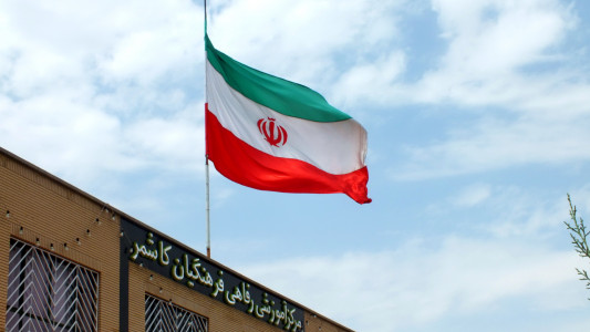 Подробности трагедии: В МИД Ирана сообщили, что пассажир вертолёта Раиси выходил на связь после жёсткой посадки — жаловался на плохое самочувствие