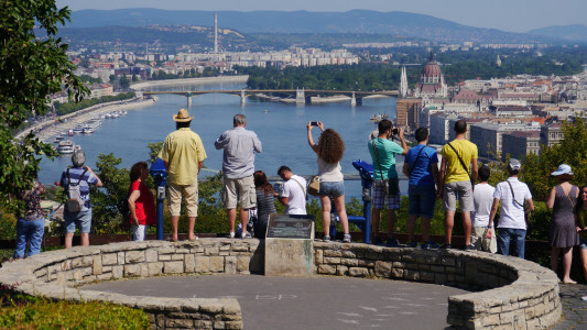 Российских туристов стали снова любить в Европе