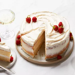Проще рецепта нет: готовим мягкий и вкуснейший торт за считаные минуты — духовку включать не придётся