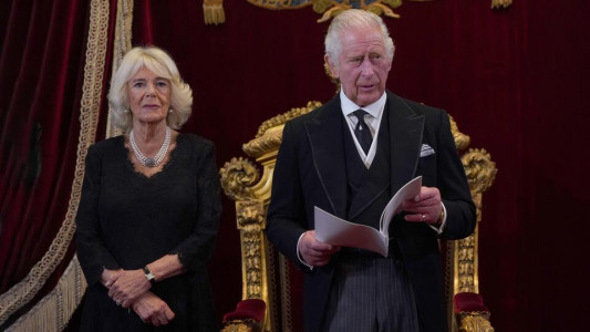 «Веди себя хорошо»: Супруга Карла III рассказала о самочувствии монарха