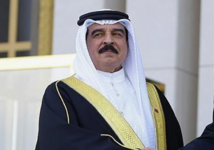 Король Бахрейна заявил, что его государство ни у кого ничего никогда не просило: исключением стал Путин — чего от него ждут на Востоке