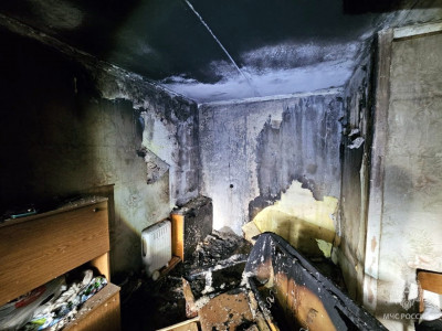 Из горящей квартиры в Североморске были спасены два человека