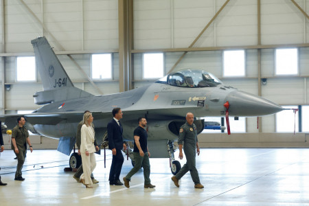 Надавил на жалость: Бельгия по просьбе Зеленского отправит Украине 30 истребителей F-16 — документы уже подписаны