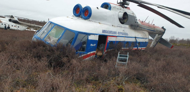 В Росавиации назвали причину жесткой посадки вертолета Ми-8 под Мурманском и показали страшные кадры