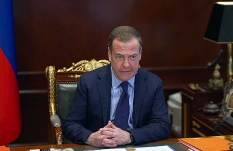 «Могут просчитаться»: Медведев указал на фатальную ошибку Запада с ядерным оружием России — чем обернется «ссора века»