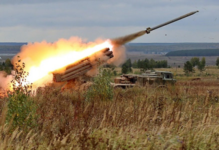 Прилетело по тылам: Российские артиллеристы из «Урагана» накрыли украинский «Град»